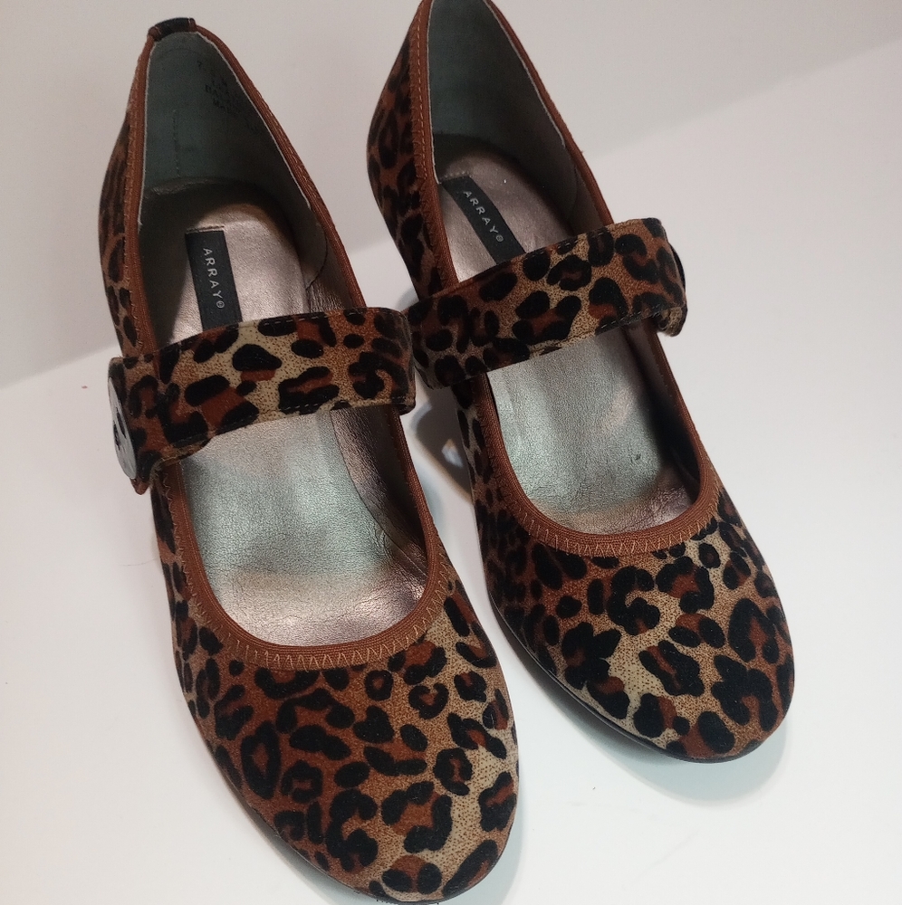 Array Suede Leopard Mary Jane Pumps SZ 7.5M